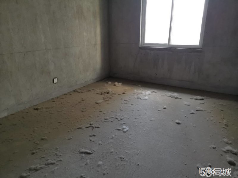 出售 宏泰春晖苑 6楼复式 送车库 满五唯一 可以按揭 诚心